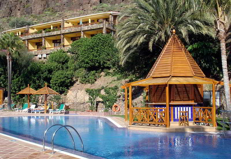 Vista desde la piscina del Hotel Rural Palmitos Park